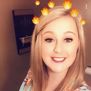 Meet your Posher, Roxanne